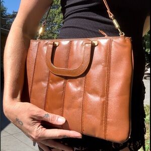 Vintage Leather Purse 
Aries Brand